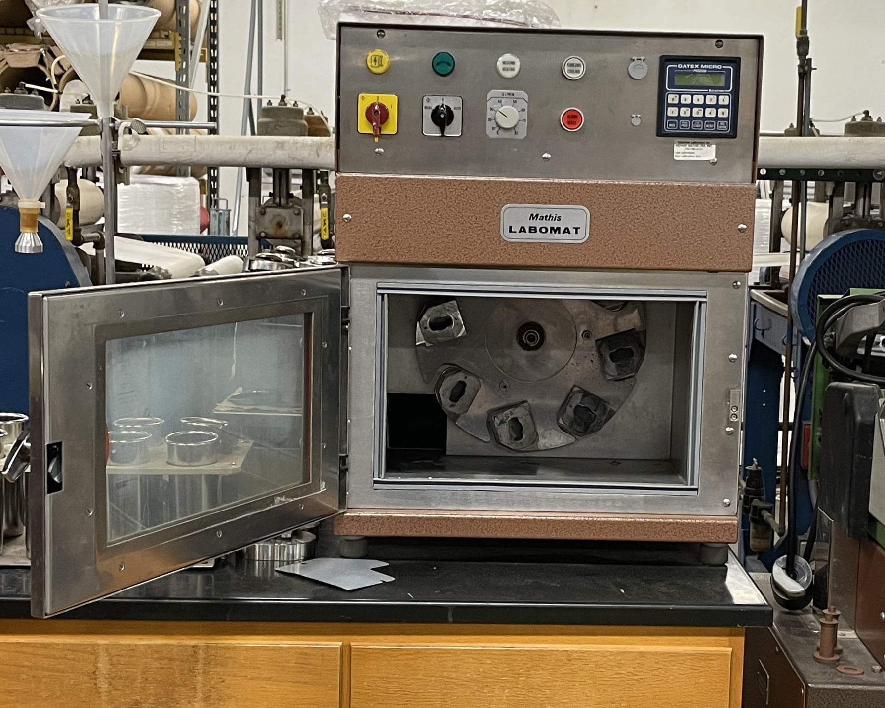 Dyeing and Finishing Lab Zeis Textiles Extension