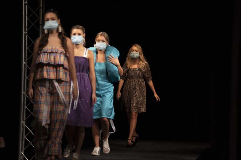 Threads Fashion Show Models